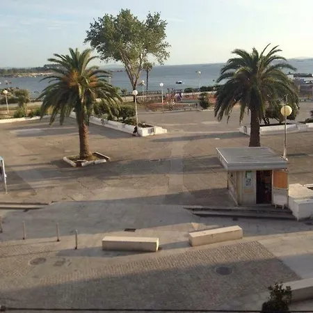 Piso Centrico Y Amplio En Praza Do Regueiro, A Illa De Arousa Exterior photo
